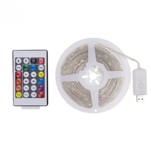 Taśma LED RGB o długości 10 m i mocy 4W, z wodoodporną obudową IP65. Obok znajduje się pilot zdalnego sterowania z kolorowymi przyciskami do zmiany ustawień. Taśma nawijana na białą rolkę z końcówką USB do zasilania.