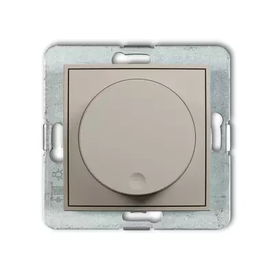 Regulator oświetlenia Karlik MINI w kolorze taupe beżowym, z okrągłym pokrętłem umieszczonym na prostokątnej ramce. Produkt widoczny z przodu, z widocznymi uchwytami montażowymi. Idealny do regulacji natężenia światła.