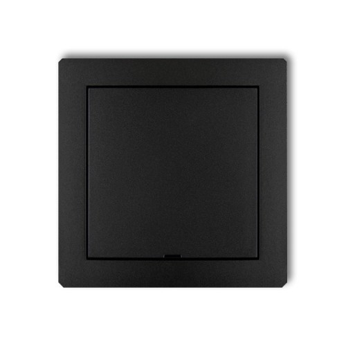 Ramka pośrednia Karlik Deco w kolorze czarnym, z zaślepką, o prostokątnym kształcie. Ujęcie frontalne, ukazujące gładką fakturę i minimalistyczny design. Idealna do instalacji elektrycznych.