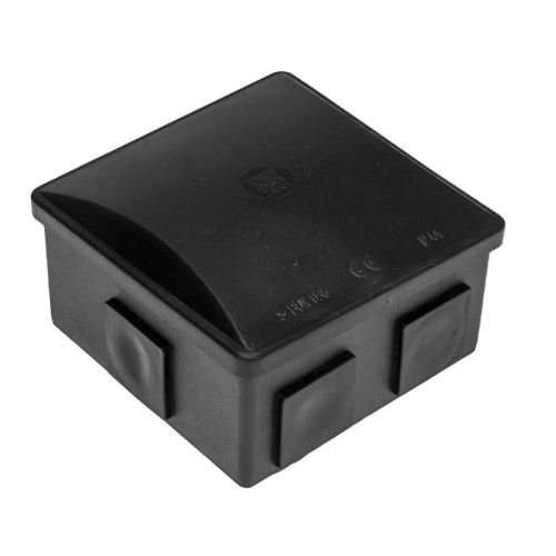 Puszka natynkowa 80x80x40 mm w kolorze czarnym, z IP44, wyposażona w 6 dławików klik. Ujęcie z góry, pokazujące gładką powierzchnię oraz dwa widoczne dławiki po bokach. Produkt o kwadratowym kształcie, wykonany z tworzywa sztucznego.