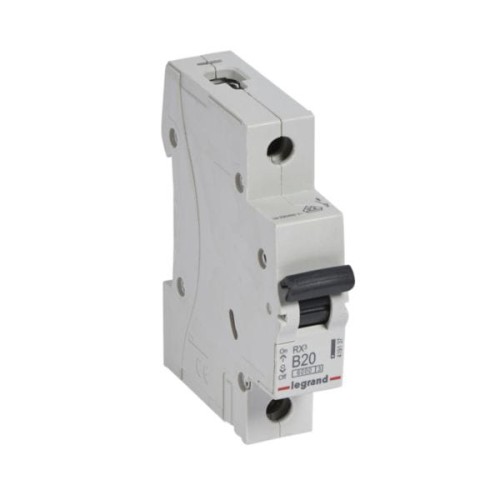 Wyłącznik nadprądowy 1P B 20A 6kA AC S301 RX3 w kolorze białym, z widocznym uchwytem do włączania i wyłączania. Kąt ujęcia z boku, produkt stojący, z oznaczeniem B20 i logo Legrand na obudowie.