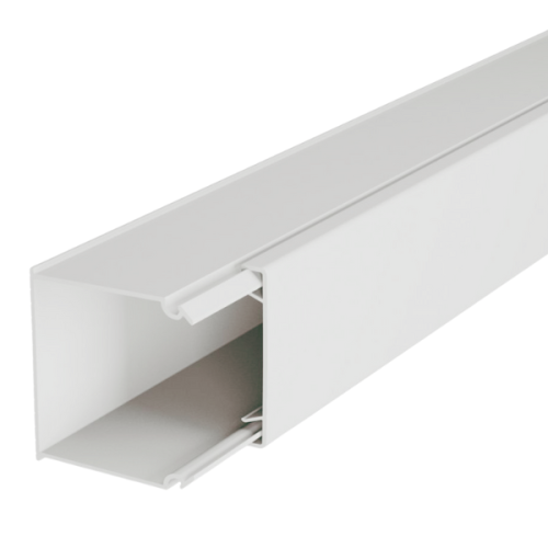 Listwa instalacyjna, kanał kablowy w kolorze białym, o wymiarach 20x18 mm i długości 2 m. Ujęcie z boku, pokazujące otwarte korytko z widocznymi brzegami. Idealna do estetycznego prowadzenia kabli.