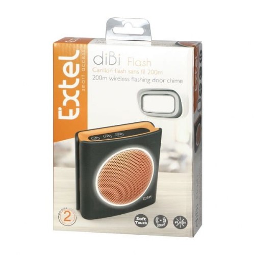 Dzwonek bezprzewodowy bateryjny EXTEL diBi Flash w kolorze czarno-pomarańczowym. Produkt w opakowaniu, z widocznym głośnikiem oraz przyciskami. W zestawie znajduje się również przycisk do montażu na ścianie. Wymiary i detale na froncie opakowania.