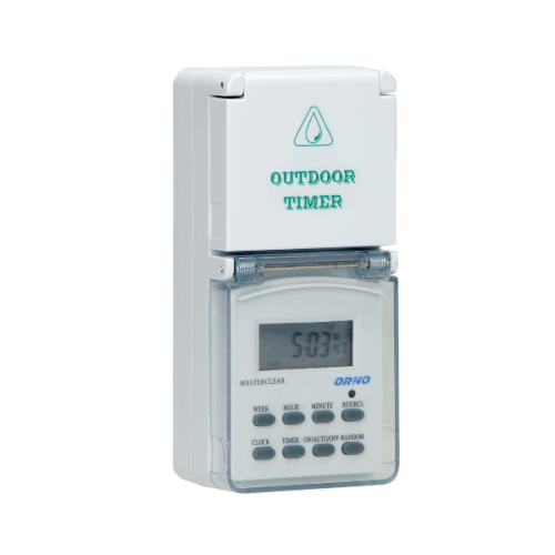Programator czasowy elektroniczny z 8 programami, IP44. Biały, prostokątny korpus z wyświetlaczem LCD i przyciskami. Widoczny napis OUTDOOR TIMER na górze. Ujęcie frontalne, produkt zamontowany w pozycji pionowej.