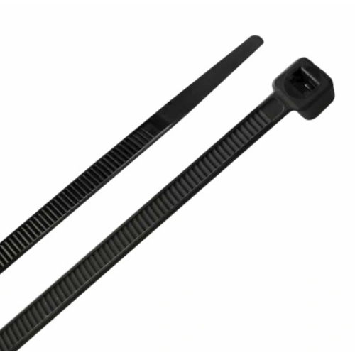 Czarna opaska kablowa o wymiarach 100x2,5 mm, wykonana z materiału odpornego na UV, z widocznym zatrzaskiem. W zestawie 100 sztuk. Produkt leży na płaskiej powierzchni, z widoczną teksturą i kształtem.
