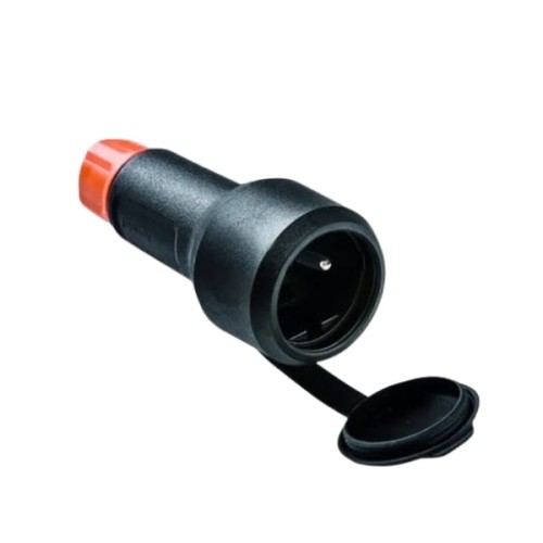 Gniazdo z dławikiem 2P+Z 16A/250V IP54 w kolorze czarnym z czerwonym kołnierzem gumowym. Ujęcie z boku, widoczne zamknięcie na pokrywkę. Produkt przeznaczony do użytku zewnętrznego, odporny na warunki atmosferyczne.