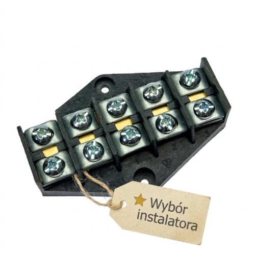 Listwa zaciskowa o wymiarach 5x10 mm², 57A, z metalowymi zaciskami, umieszczona na czarnej podstawie. Widoczne są sześć srebrnych śrub mocujących oraz etykieta Wybór instalatora. Ujęcie z boku, na jednolitym tle.