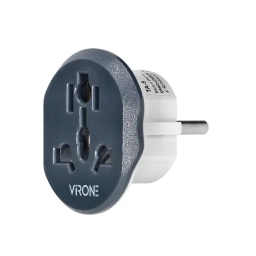 Adapter podróżny EU 230V 13A z wtyczką europejską (typ E/F) w kolorze szarym, z widocznymi otworami na wtyczki. Produkt ma kształt prostokątny z zaokrąglonymi krawędziami, umieszczony na białym tle. Logo VIRONE widoczne na powierzchni.