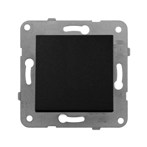 Łącznik krzyżowy Panasonic Novella w kolorze czarnym, prostokątny panel z matowym wykończeniem. Widoczny metalowy montaż z otworami do instalacji. Produkt umieszczony na jasnym tle, widok z przodu.
