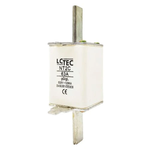 Wkładka topikowa NT2CgL/gG 63A-500V marki LCTEC, w białej obudowie, z metalowym uchwytem. Widoczne oznaczenia: 63A, 500V, 120kA. Produkt pokazany z boku, z góry widoczne dwa zielone wskaźniki.