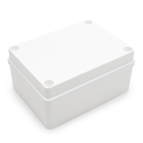 Puszka natynkowa w kolorze białym o wymiarach 150x110x70 mm, bez dławików, z klasą szczelności IP55. Produkt widoczny z góry, prostokątny, z zaokrąglonymi narożnikami i czterema otworami montażowymi na górze.