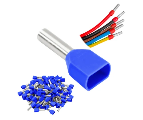 Niebieska końcówka tulejkowa izolowana podwójna 2 x 1,5/10, wykonana z metalu i plastiku, z widocznymi detalami izolacji. W zestawie 10 sztuk. Produkt przedstawiony na białym tle z bliska, obok stosu innych końcówek.