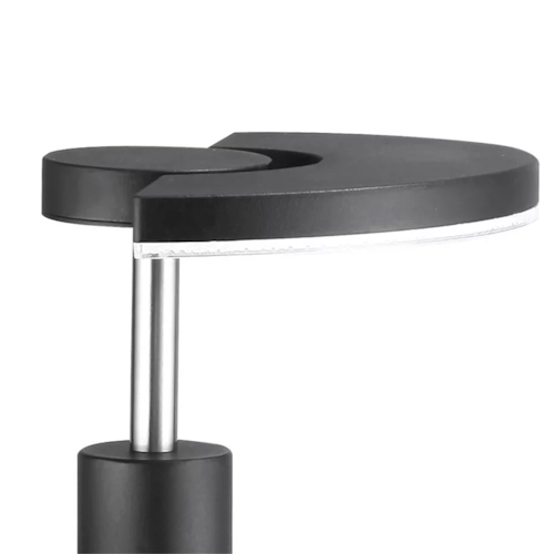 Lampa ogrodowa słupek LED MODENA o wysokości 54 cm, czarna. Posiada nowoczesny, półokrągły klosz oraz metalowy słupek. Wykonana z materiałów odpornych na warunki atmosferyczne, idealna do oświetlenia przestrzeni zewnętrznych.