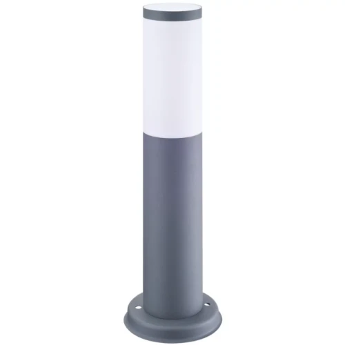 Lampa ogrodowa słupek OSLO o wysokości 45 cm, w kolorze szarym. Posiada cylindryczny kształt z matowym białym kloszem na górze i szarym podstawowym korpusie. Ujęcie frontalne, produkt stoi na okrągłej podstawie z widocznymi otworami montażowymi.