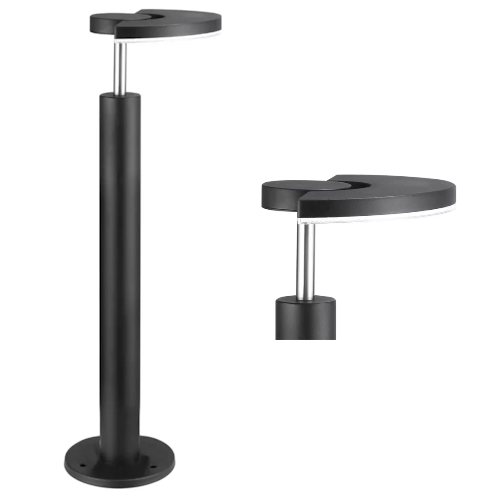 Lampa ogrodowa słupek LED MODENA o wysokości 54 cm w kolorze czarnym. Posiada okrągłą podstawę oraz górny klosz w kształcie litery C, wykonana z metalu i tworzywa sztucznego. Ujęcie frontalne, prezentujące lampę w całości oraz zbliżenie na detale.