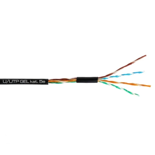 Kabel sieciowy LAN U/UTP kat. 5e zewnętrzny, czarny, z żelem, widoczny w ujęciu z boku, z odkrytymi żyłami w kolorach pomarańczowym, zielonym, niebieskim i brązowym. Na izolacji znajduje się napis U/UTP GEL kat. 5e.