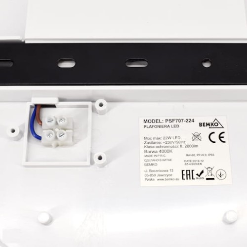 Plafon LED DIANA 16W z czujnikiem ruchu, w kolorze białym, z funkcją półcienia. Widoczna tabliczka znamionowa z danymi technicznymi. Produkt montowany na suficie, z otworami do mocowania.