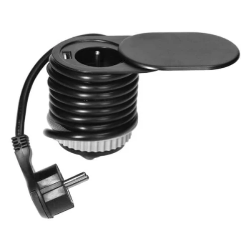 Gniazdo meblowe wpuszczane w blat, czarne, z przesuwaną pokrywą. Zawiera port USB-A. Produkt w pozycji stojącej, widoczny kabel z wtyczką po lewej stronie. Użyteczny dodatek do biura lub wnętrza, umożliwiający łatwy dostęp do zasilania.